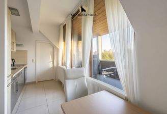 Küchenbereich mit anliegenden Balkon