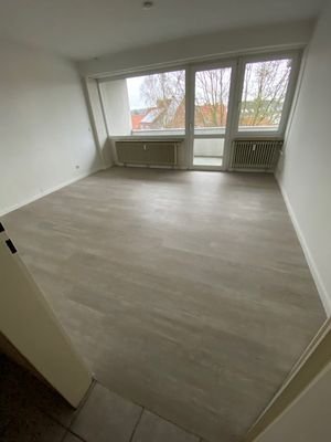 Schlafzimmer neuer Fußbodenbelag.jpg