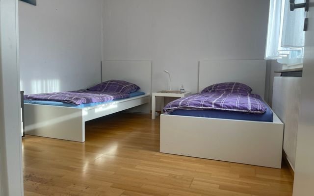 Zimmer 2  Zimmer in Esslingen zu vermieten möbliert Wohnen auf Zeit urbanbnb.jpeg