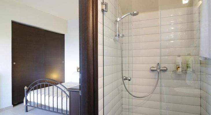 Haus auf Kreta mit Panoramablick auf die Bucht von Elounda