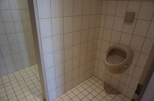 WC, EG, Hinterhaus 