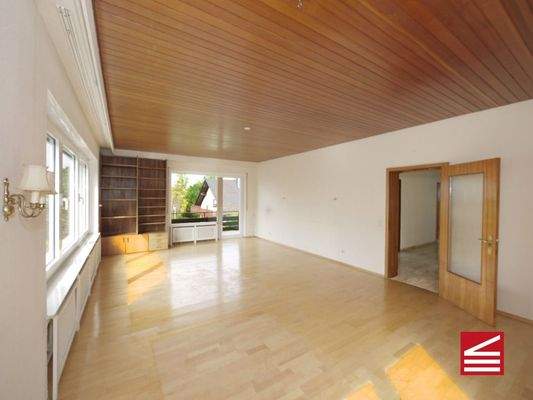 Wohn- Esszimmer, Blick Richtung Balkon