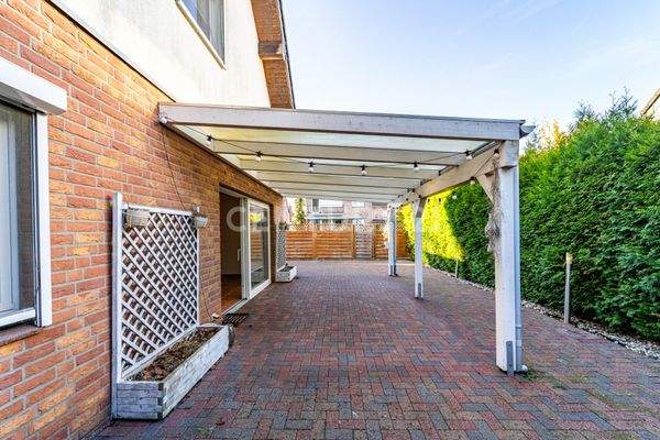 überdachte Terrasse