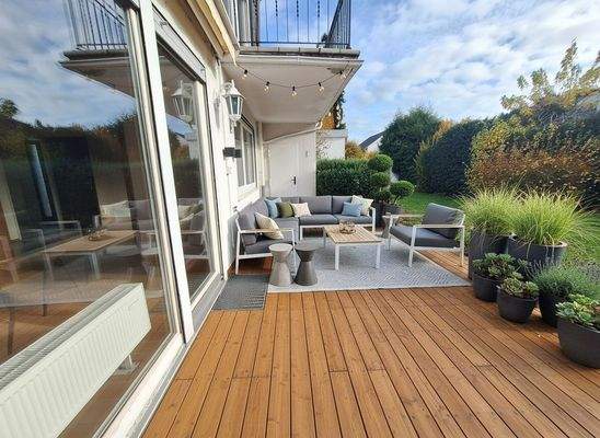 Terrasse mit Einrichtungsbeispiel