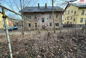 Grundstück mit Gebäude