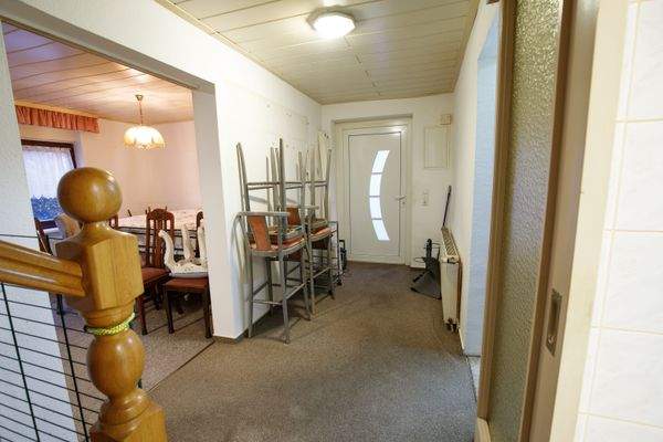 002 - Flur Einliegerwohnung.jpg