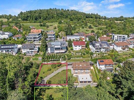 Bauplatz (rot) und Gartenland (grün)