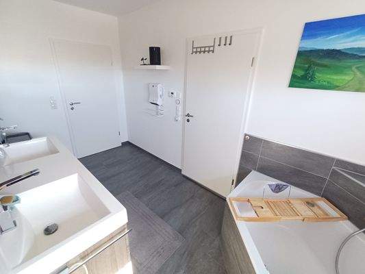 Richtung Ankleide und Flur OG