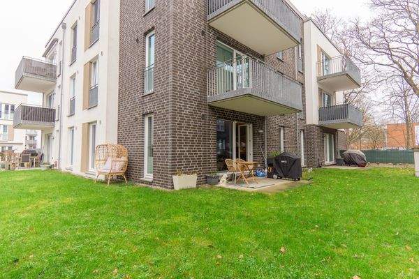 Terrasse mit Grünfläche 