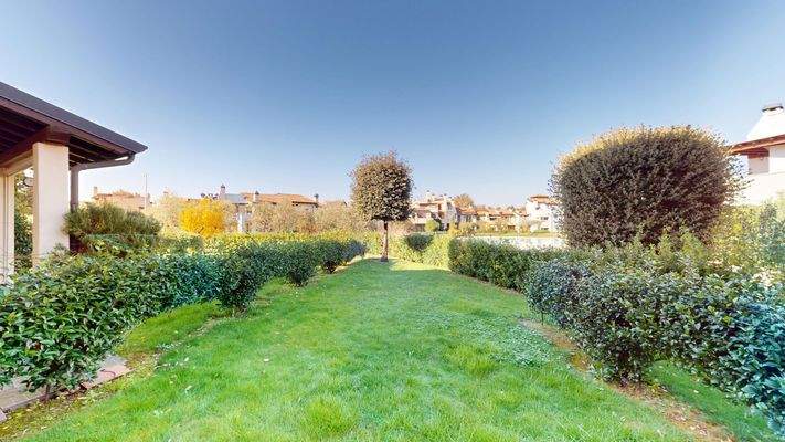 PR-024-97-Appartamento-con-doppi-giardini-al-Garda