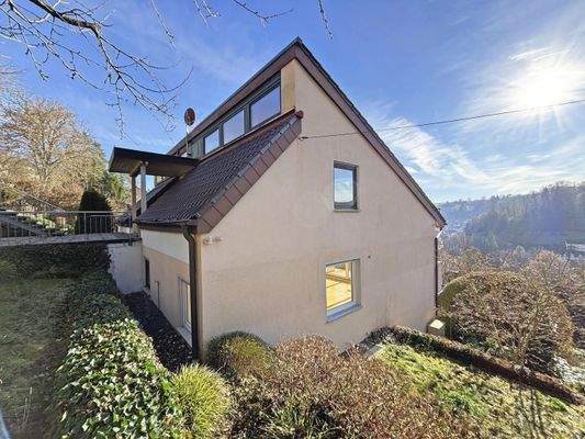 seitliche Hausansicht