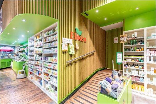 Übergang zu weiteren Räumlichkeiten