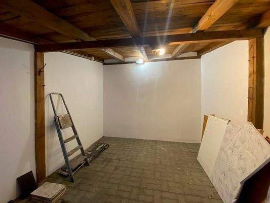 Schuppen hinterm Haus