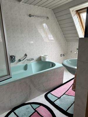 Tageslichtbad mit Wanne DG