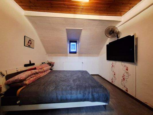 OG Schlafzimmer 1.jpg