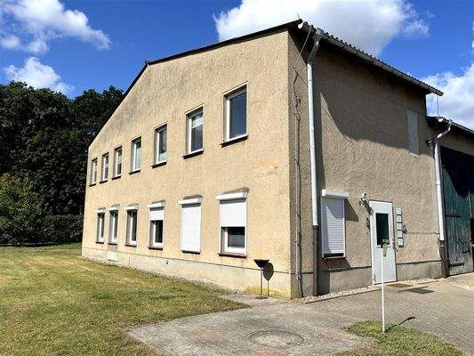 Verwaltungsgebäude mit Büros