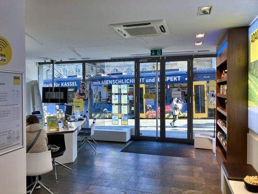 Schaufensterfront, Eingangsbereich