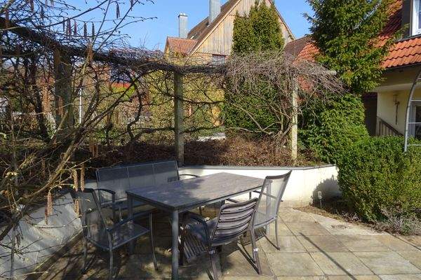 Freisitz im Garten.JPG