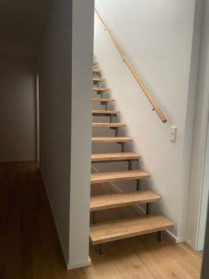 Treppe zum UG.jpg