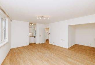 Wohnzimmer mit Schlafnische