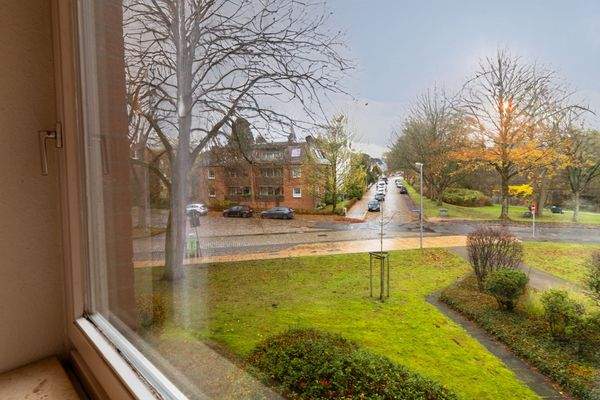 Zentral, in Eidernähe  &  mit weitem Blick