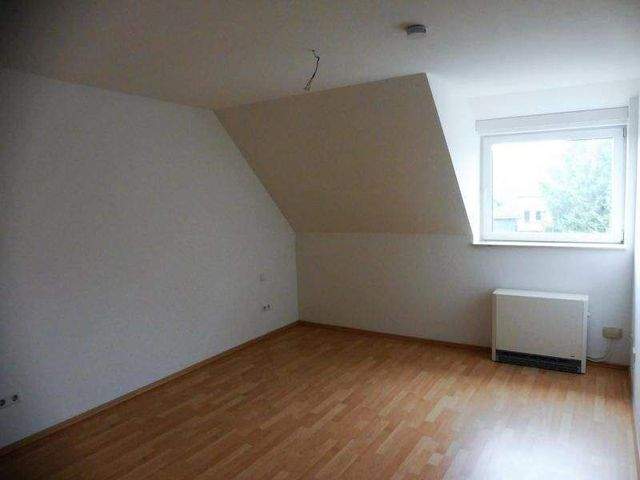 Witten-Annen: Helle, moderne 3,5 Zimmer-Wohnung im DG mit Dachbalkon und 80m² - Foto 1