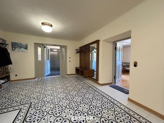 Zur Wohnung