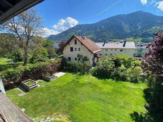 Blick auf den Garten vom Balkon im OG