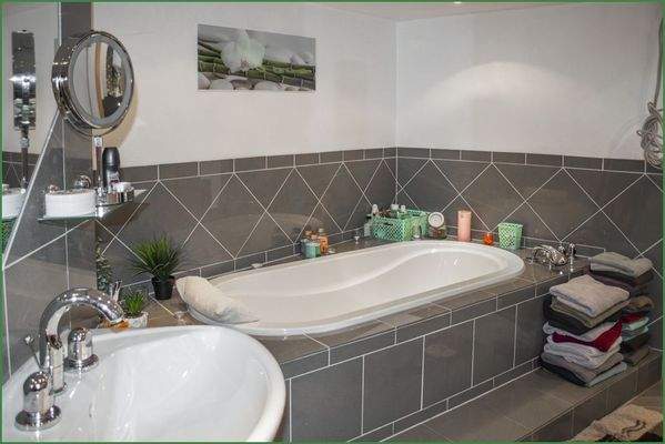 Badewanne im Untergeschoss