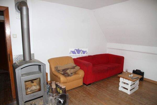 19 Wohnzimmer im DG.jpg