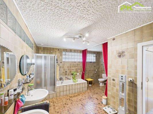 Badezimmer OG Haupthaus