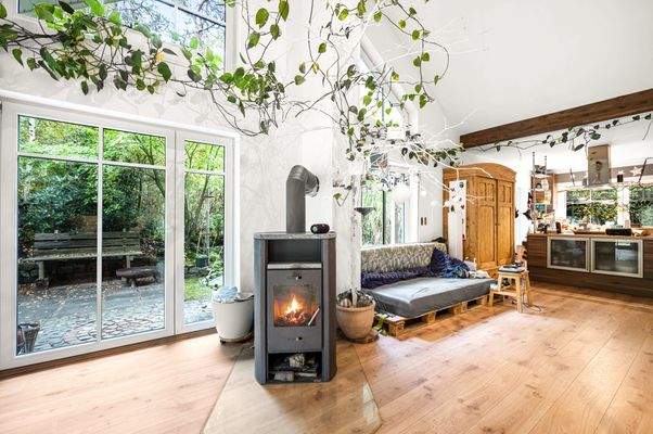 Wohnzimmer mit Kamin