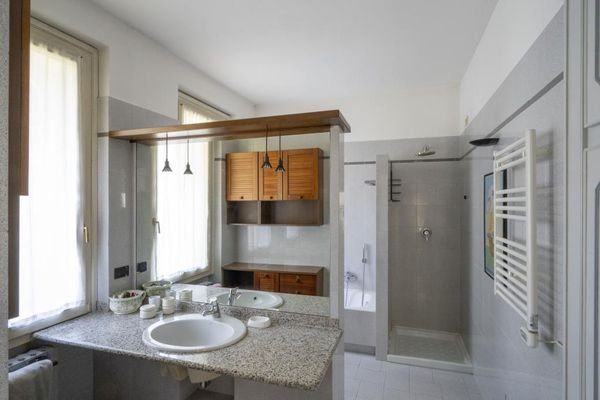 Bad (Master Bathroom)