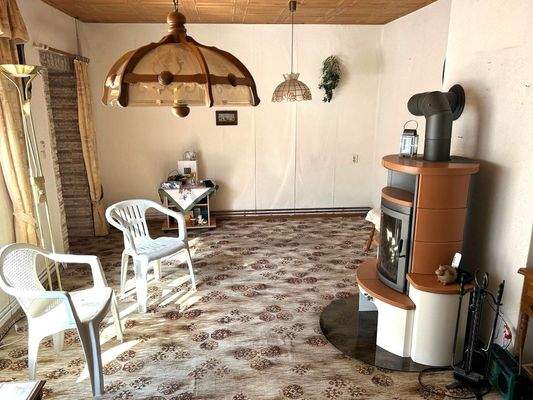 Wohnzimmer mit Tür zum Anbau EG