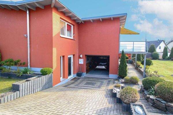 seitliche Hausansicht