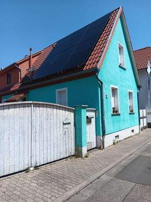 ANSICHT MIT EINFAHRT