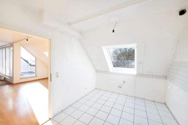 Küche - Blick zum Essbereich