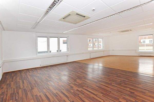 Büro/Besprechungsraum