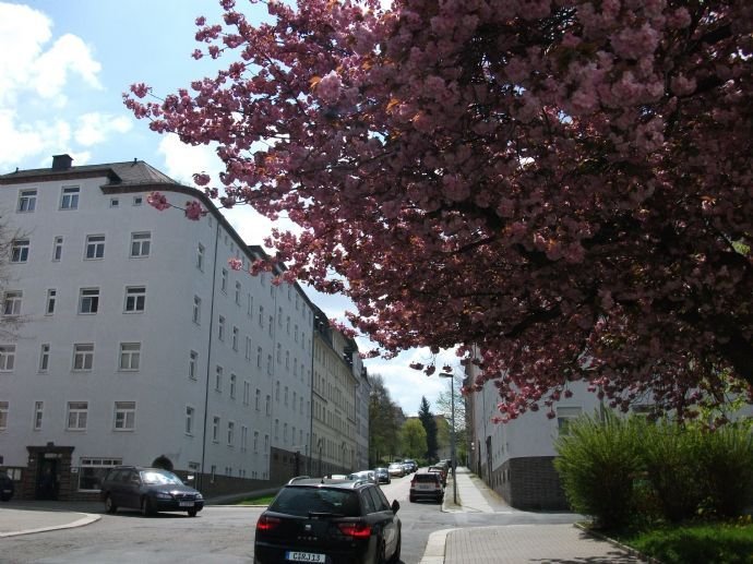 Wann geht`s los? Wir haben DIE WOHNUNG für Dich! 2-Raum, Balkon, Bad mit Wanne und Fenster