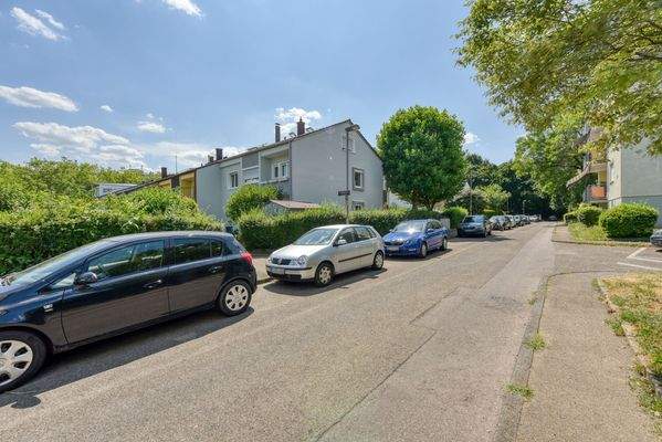 Haus &amp; Straße v. N-O