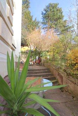 Zugangstreppe zum Hauseingang 