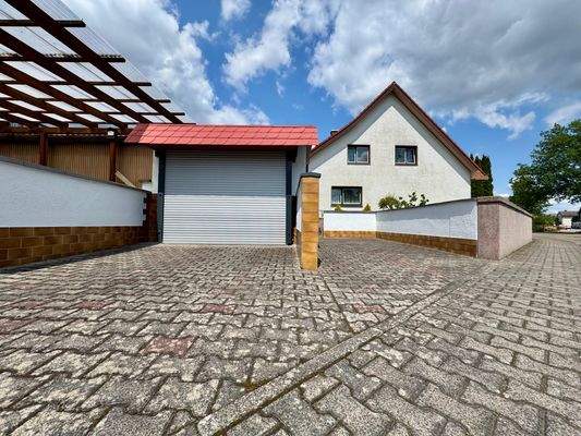 Garage und Stellplatz.jpg