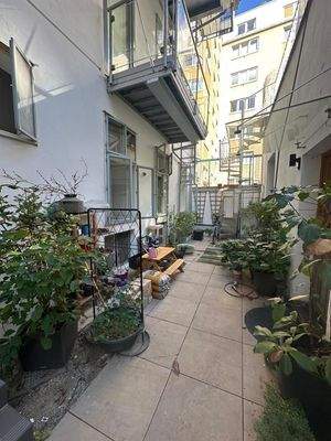 Innenhof mit Zugang zum Souterrain