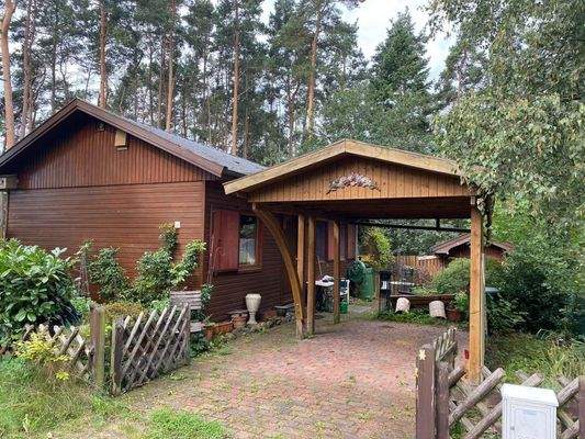 Blick von der Straße / vorn