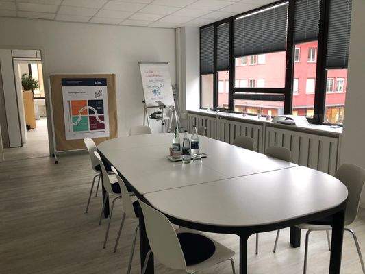 Büro-/Praxisflächen