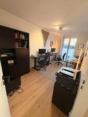 Büro mit Balkon 1. OG