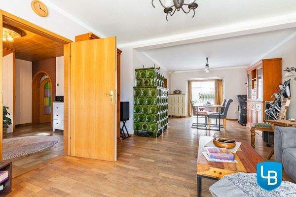 Wohn- und Essbereich...