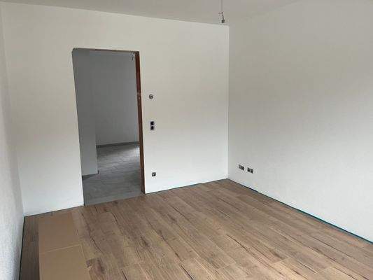 Schlafzimmer 1 (6).jpeg