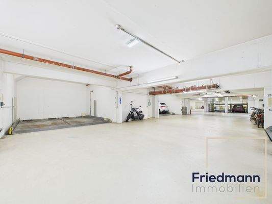 Doppelparker und breite Fahrspur