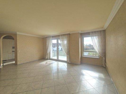 Wohnbereich mit Balkonzugang